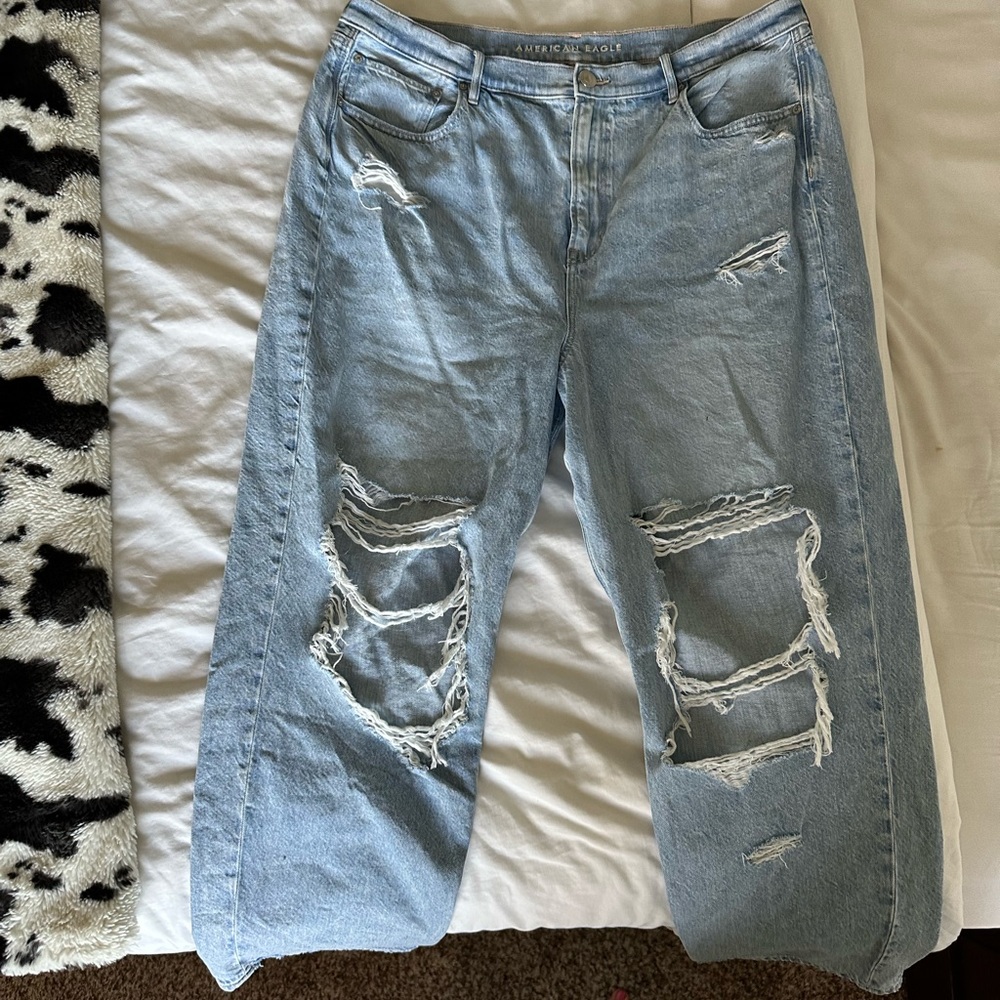 American Eagle ripped high waisted mom jean